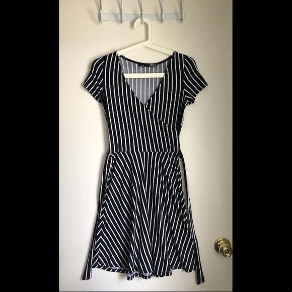 Black and white striped faux wrap dress - Picture 2 of 3